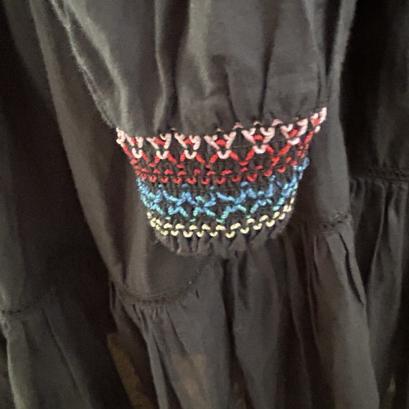 FREE PEOPLE Black Embroidered Off Shoulder PEASANT TOP L Smocked Boho Festival - Picture 10 of 16